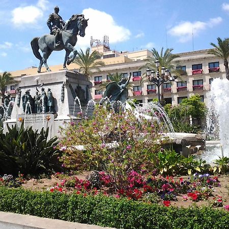 M&M Empedrada Apartamentos Jerez เฮเรซ เด ลาฟรอนเตรา ภายนอก รูปภาพ