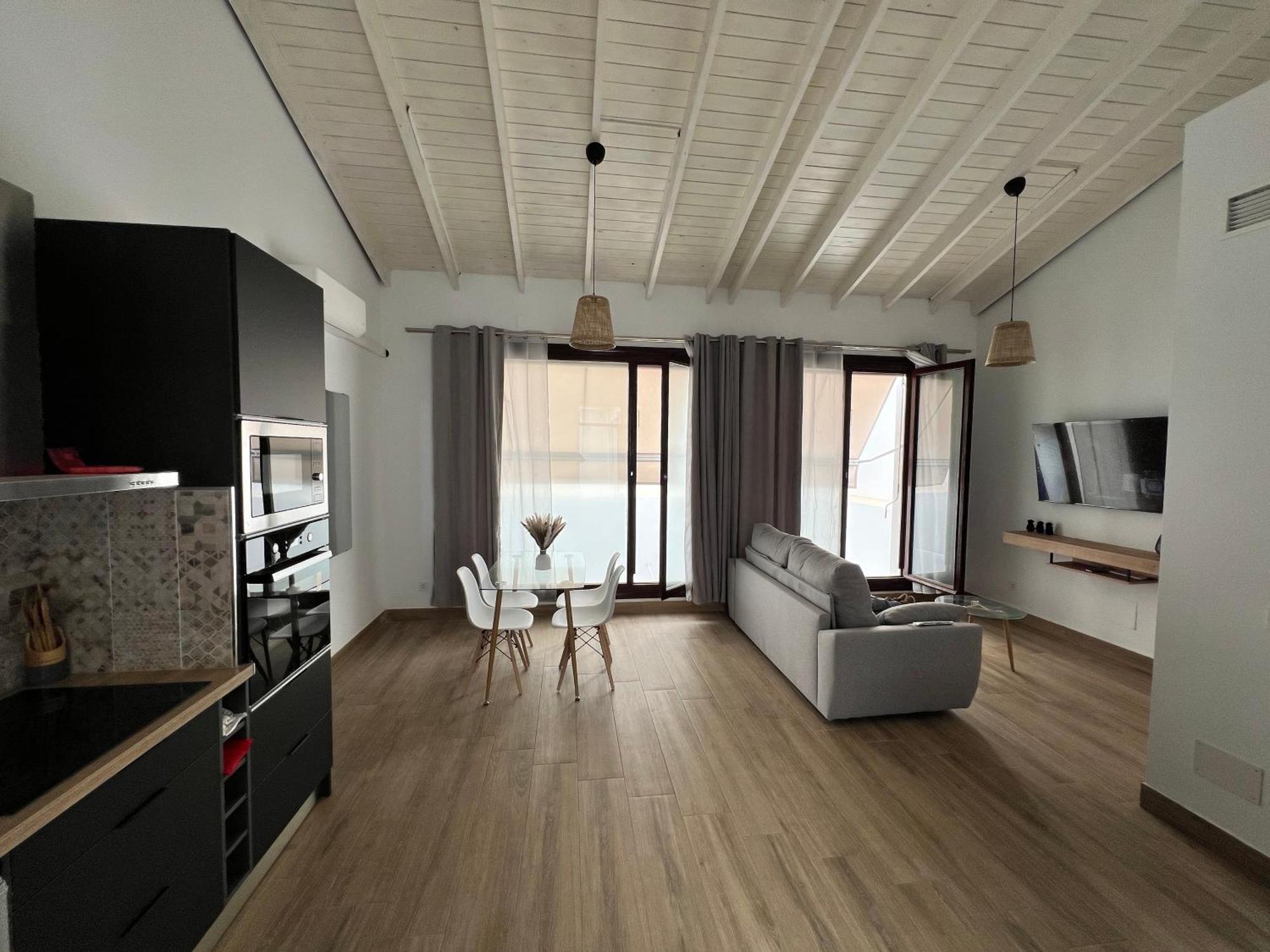 M&M Empedrada Apartamentos Jerez เฮเรซ เด ลาฟรอนเตรา ภายนอก รูปภาพ