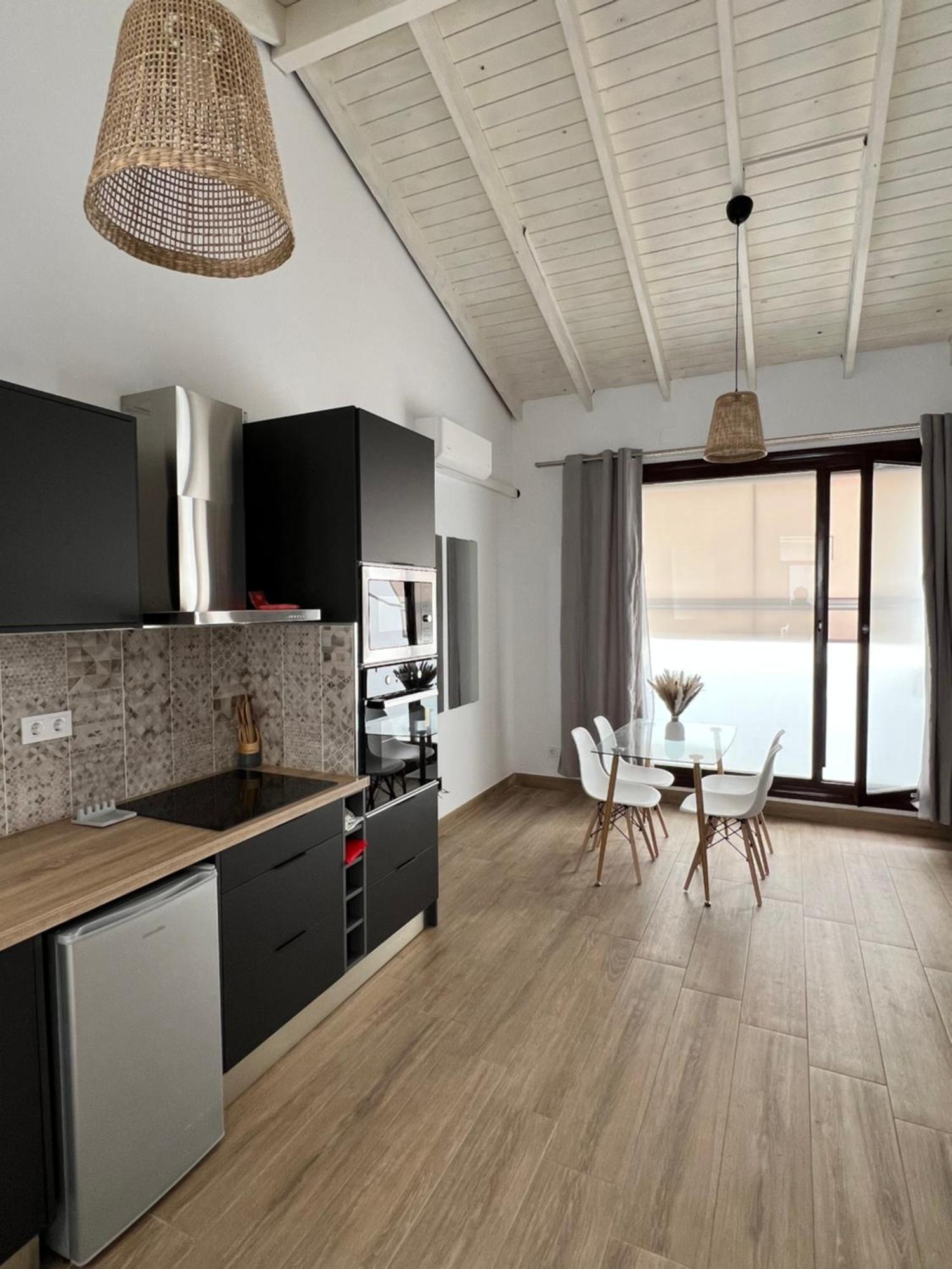 M&M Empedrada Apartamentos Jerez เฮเรซ เด ลาฟรอนเตรา ภายนอก รูปภาพ